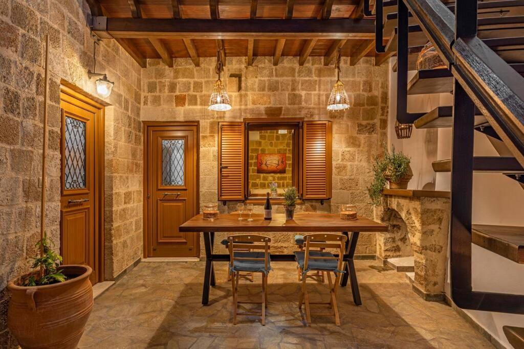 Margaritis Luxury Medieval House Rhodes City ภายนอก รูปภาพ